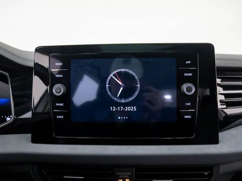 Used 2025 Volkswagen Jetta SE image 20