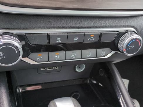 Used 2024 Nissan Altima 2.5 SV FWD image 19