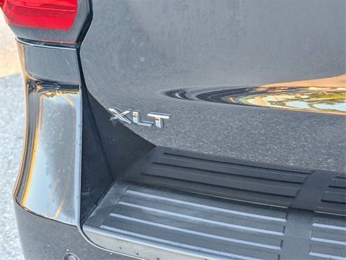 Certified 2022 Ford Expedition Max XLT image 12