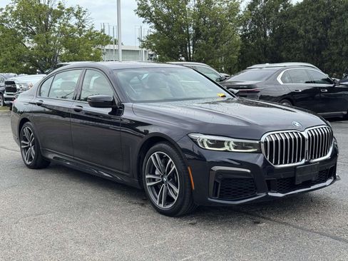 Used 2021 BMW 750i xDrive w/ M Sport Package AWD/4WD image 3