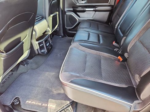 Used 2022 RAM 1500 Laramie AWD/4WD image 11