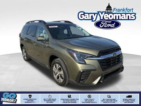 Used 2023 Subaru Ascent Premium w/ Convenience Package image 1