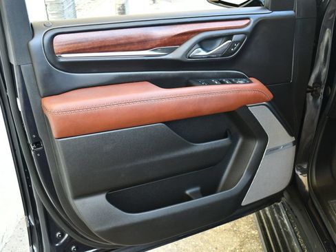 Used 2023 GMC Yukon Denali Ultimate AWD/4WD image 40