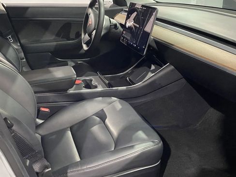Used 2020 Tesla Model 3 image 6