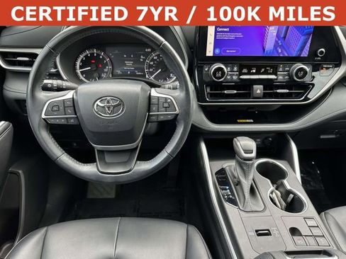 Used 2023 Toyota Highlander XLE FWD image 18