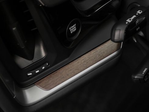 Certified 2025 Porsche Cayenne image 32