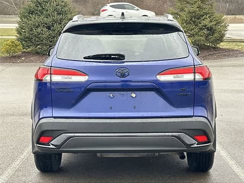 Used 2023 Toyota Corolla Cross SE image 4