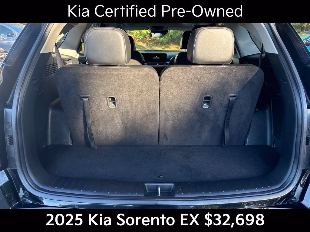 Certified 2025 Kia Sorento EX w/ Panoramic Sunroof Package AWD/4WD image 18