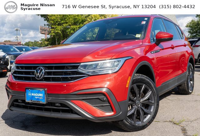 Used 2023 Volkswagen Tiguan SE AWD/4WD image 1