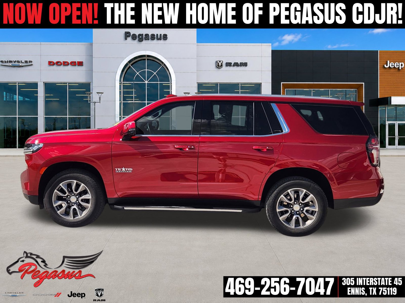 Used 2024 Chevrolet Tahoe LT w/ Luxury Package RWD image 3