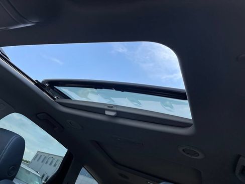 Used 2020 Buick Enclave Essence w/ LPO, Floor Liner Package FWD image 10