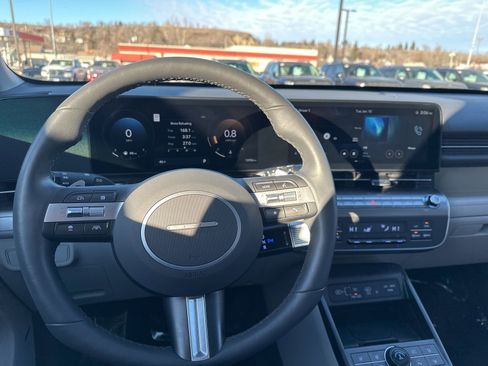 Used 2025 Hyundai Kona Limited image 21