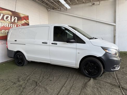 Used 2018 Mercedes-Benz Metris w/ Blind Spot Assist Package image 8