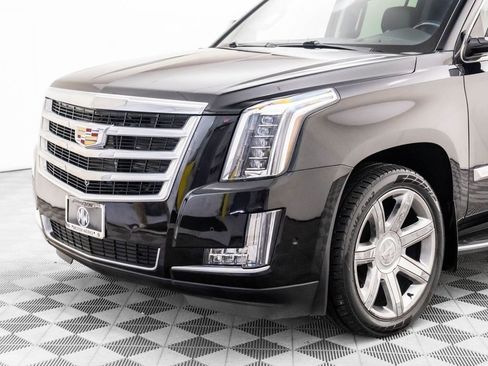 Used 2020 Cadillac Escalade ESV Luxury image 38