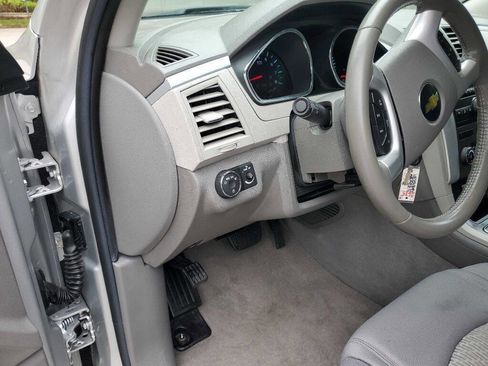Used 2011 Chevrolet Traverse LS FWD image 26