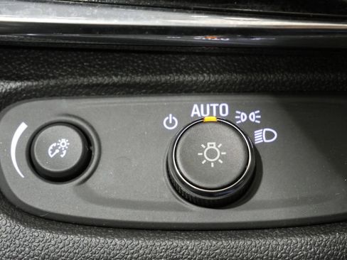 Used 2025 Buick Envista Sport Touring FWD image 15