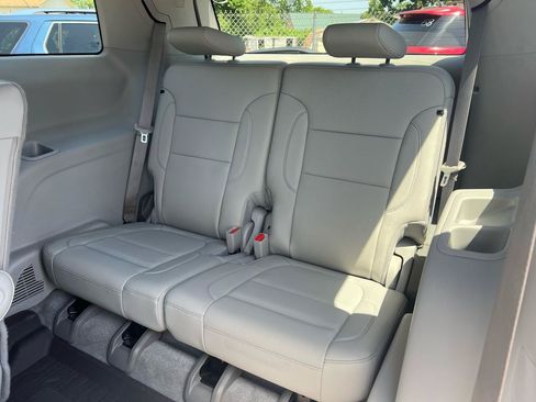 Used 2021 GMC Acadia SLT w/ Premium Package AWD/4WD image 20
