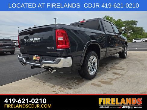 New 2026 RAM 1500 4x4 Crew Cab image 3