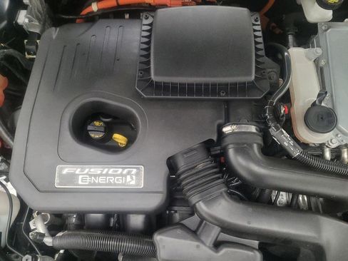 Used 2020 Ford Fusion Energi Titanium FWD image 30