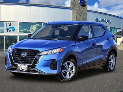 Used 2021 Nissan Kicks S image 1