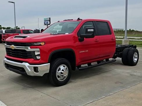 New 2026 Chevrolet Silverado 3500 LT AWD/4WD image 4