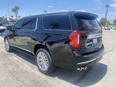 Used 2023 GMC Yukon XL Denali AWD/4WD image 37