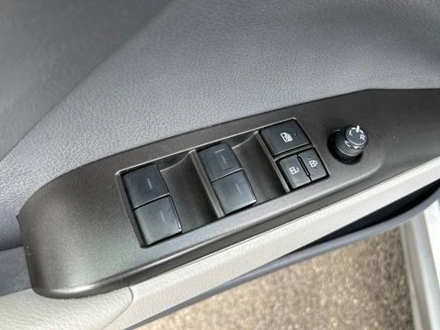 Used 2024 Toyota Camry SE FWD image 12