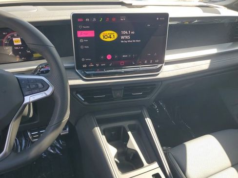 New 2026 Volkswagen Tiguan SE R-Line FWD image 24