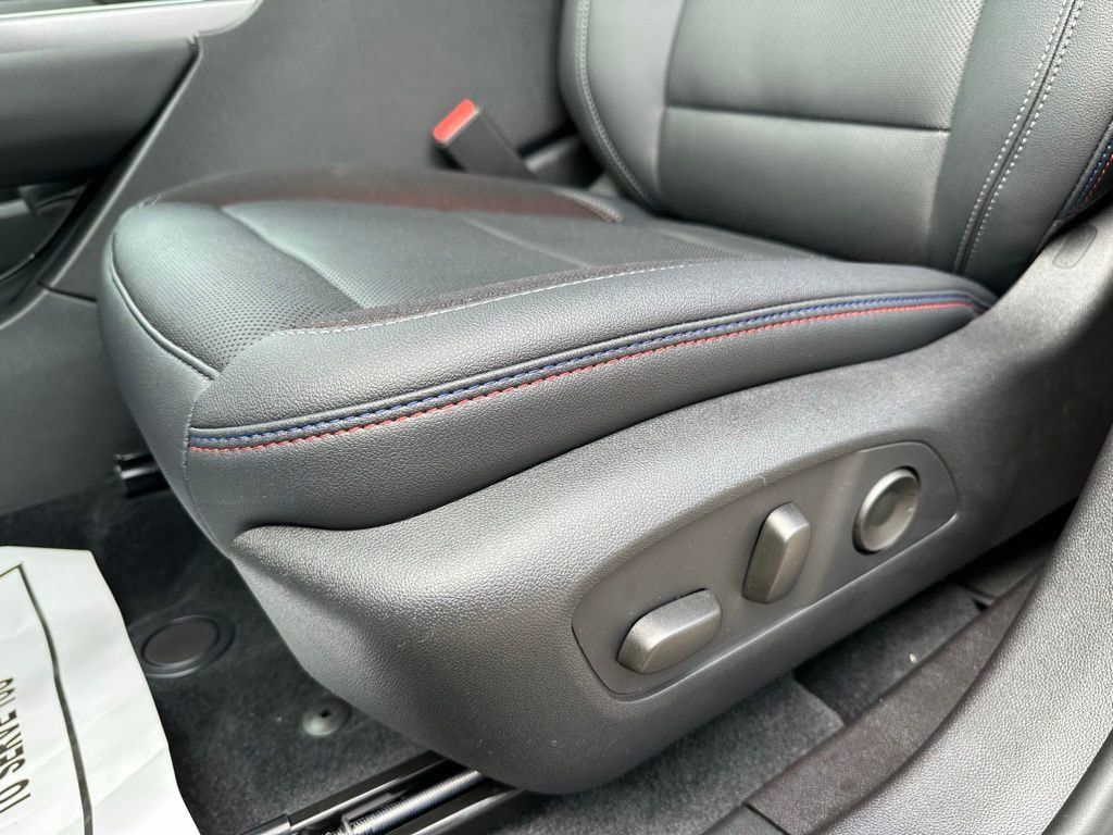 New 2025 Chevrolet Equinox EV RS w/ Convenience Package II FWD image 51
