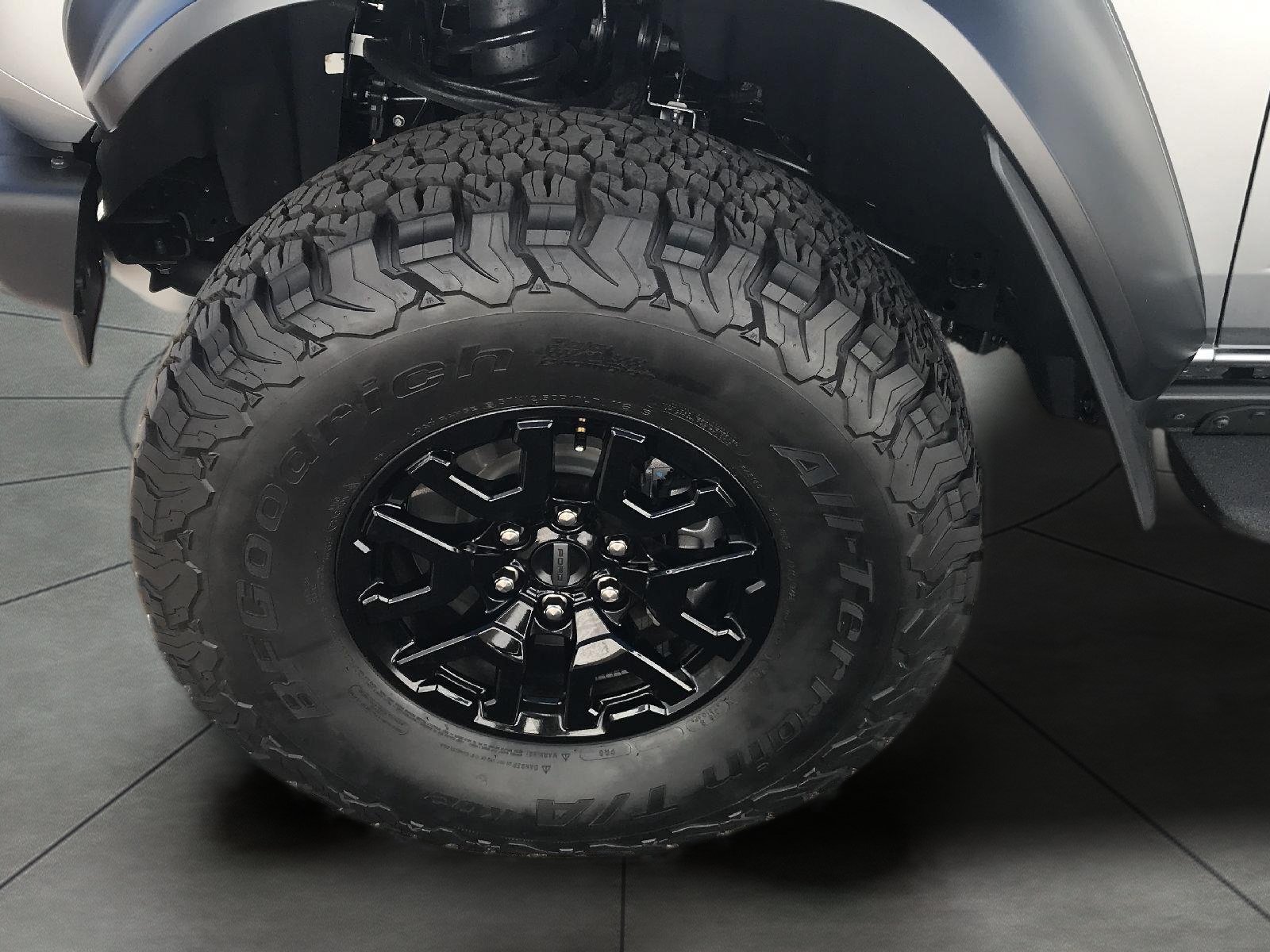 Used 2023 Ford Bronco Raptor AWD/4WD image 3