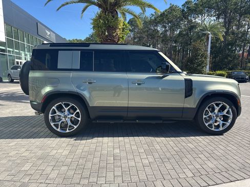 Used 2025 Land Rover Defender 110 S image 5