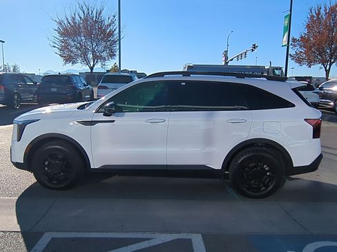 Used 2025 Kia Sorento SX Prestige w/ Olive Brown Leather Package image 10