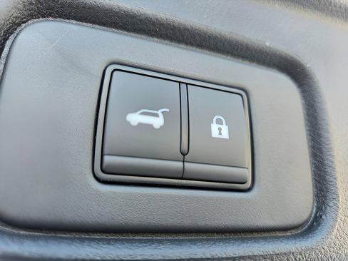 New 2026 Nissan Pathfinder SL image 9