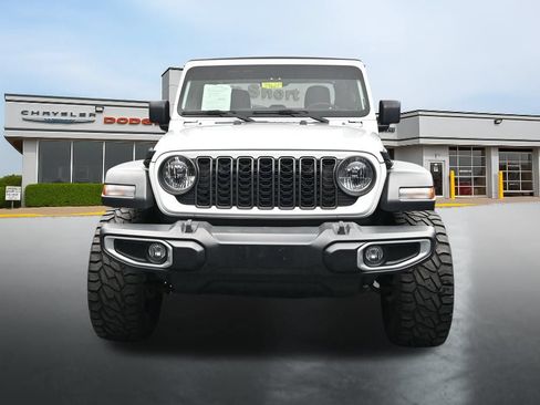 Used 2024 Jeep Gladiator Sport AWD/4WD image 8
