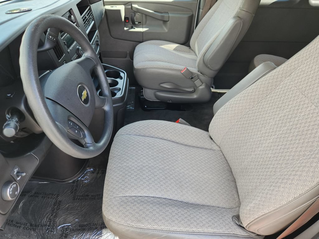 Used 2019 Chevrolet Express 3500 LT w/ LT Preferred Equipment Group RWD image 4