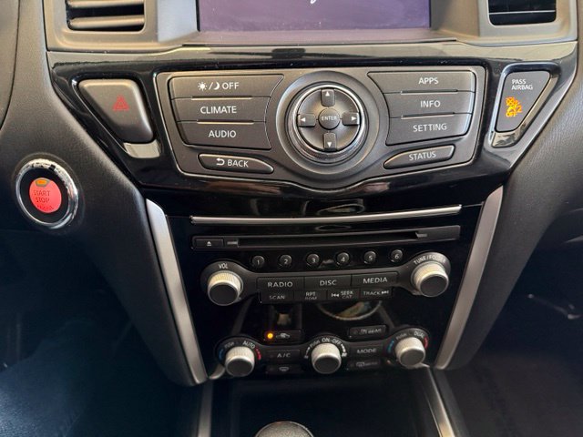 Used 2018 Nissan Pathfinder SV AWD/4WD image 15