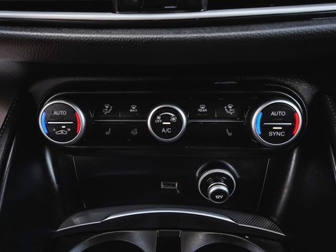 Used 2023 Alfa Romeo Stelvio Veloce image 26