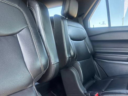 Used 2020 Ford Explorer XLT w/ Equipment Group 202A RWD image 35
