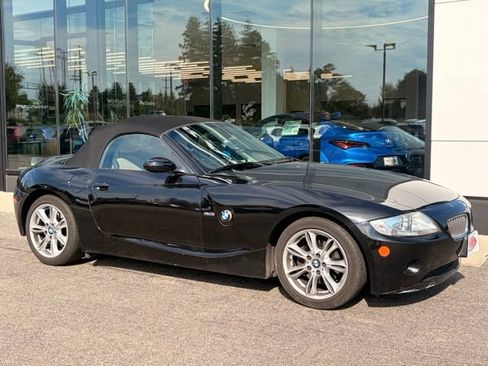 Used 2005 BMW Z4 3.0i RWD image 2