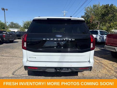 Used 2025 Ford Expedition Active AWD/4WD image 3