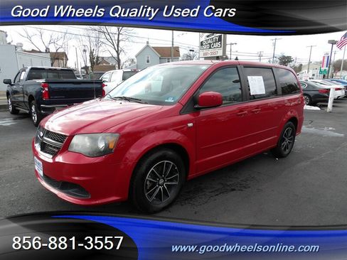 Used 2014 Dodge Grand Caravan SE image 1