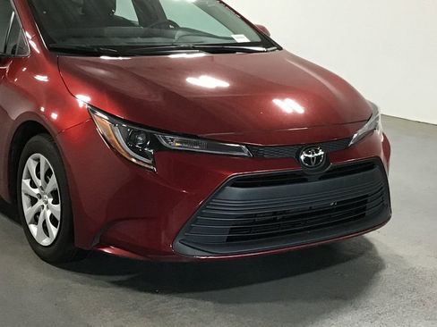 Used 2024 Toyota Corolla LE FWD image 4
