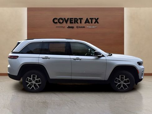 Used 2024 Jeep Grand Cherokee Limited AWD/4WD image 3