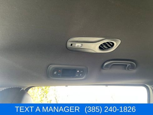 New 2026 Chrysler Pacifica Select image 21