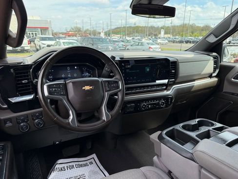 Used 2023 Chevrolet Silverado 1500 LT w/ Protection Package AWD/4WD image 18