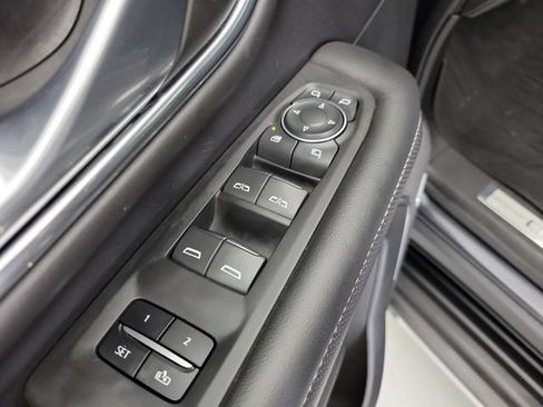 Used 2023 Chevrolet Suburban Premier AWD/4WD image 20