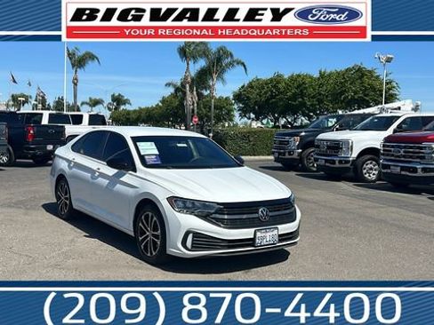 Used 2022 Volkswagen Jetta Sport FWD image 1