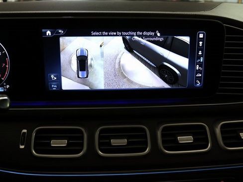 Used 2024 Mercedes-Benz GLS 580 4MATIC image 30