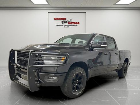 Used 2019 RAM 1500 Sport w/ Black Appearance Package image 2