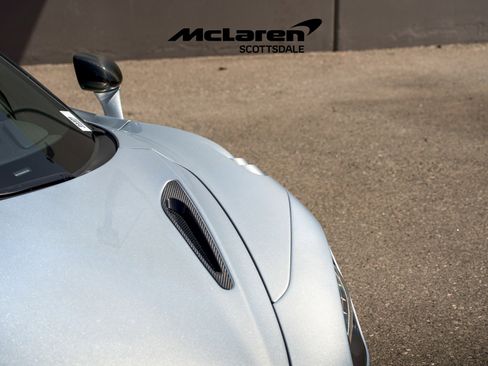 Used 2024 McLaren 750S Spider image 17